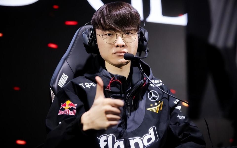 T1官方：已获电竞世界杯参赛邀请，队伍内部正在商议是否参加