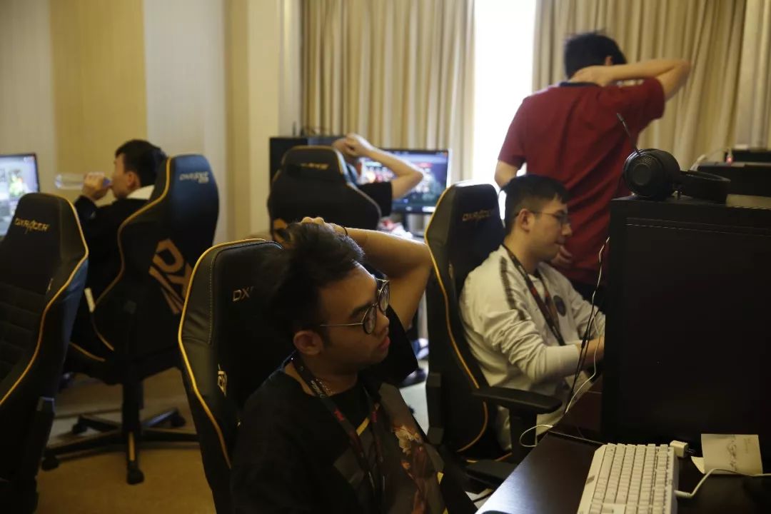 Leyan谈Monki：感觉他玩的有点莽 有点急 感觉看着有点送