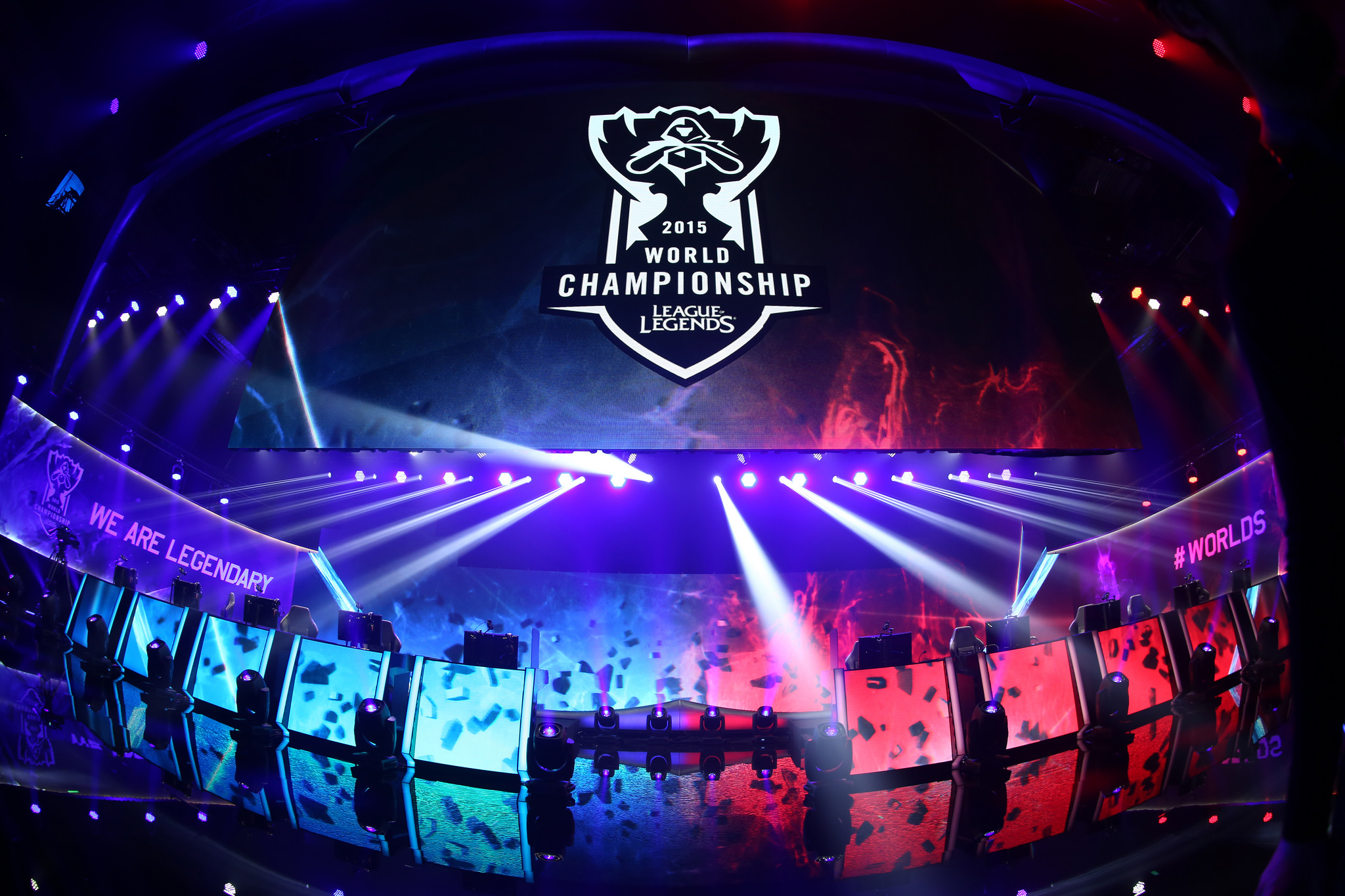 iG名宿秃子多？ rookie ：因为遗传的M型发型已植发