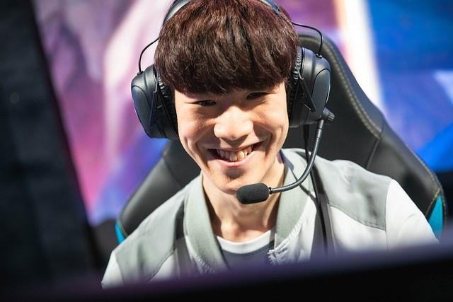 昨晚，LCS赛区的FlyQuest战队官宣前EG上单选手Impact加入队伍